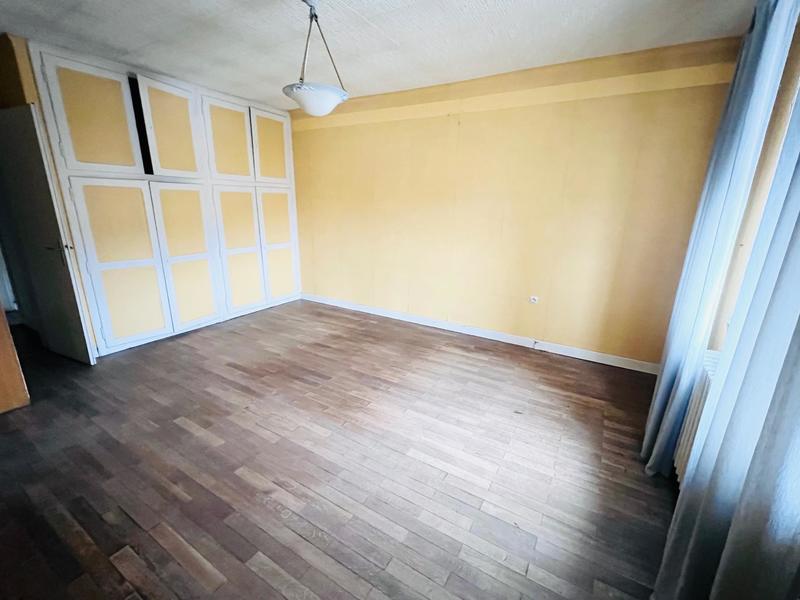 Maison - 530 m² - 12 pièces