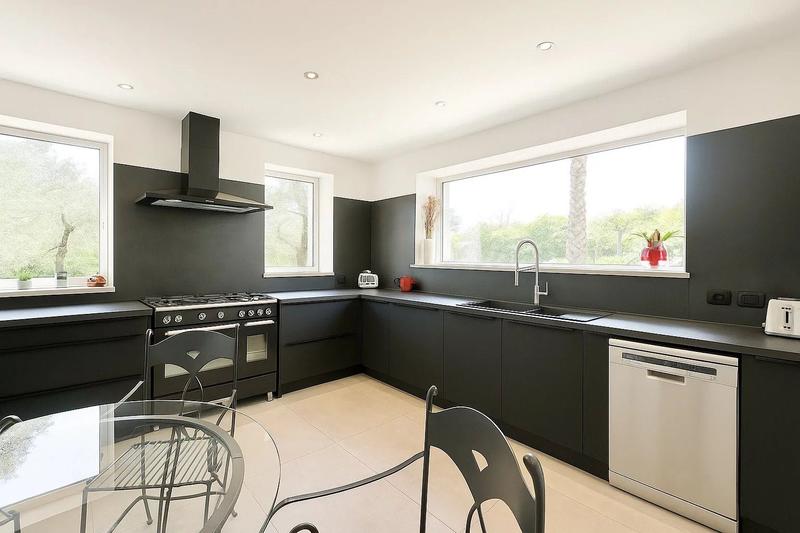 Maison - 190 m² - 8 pièces