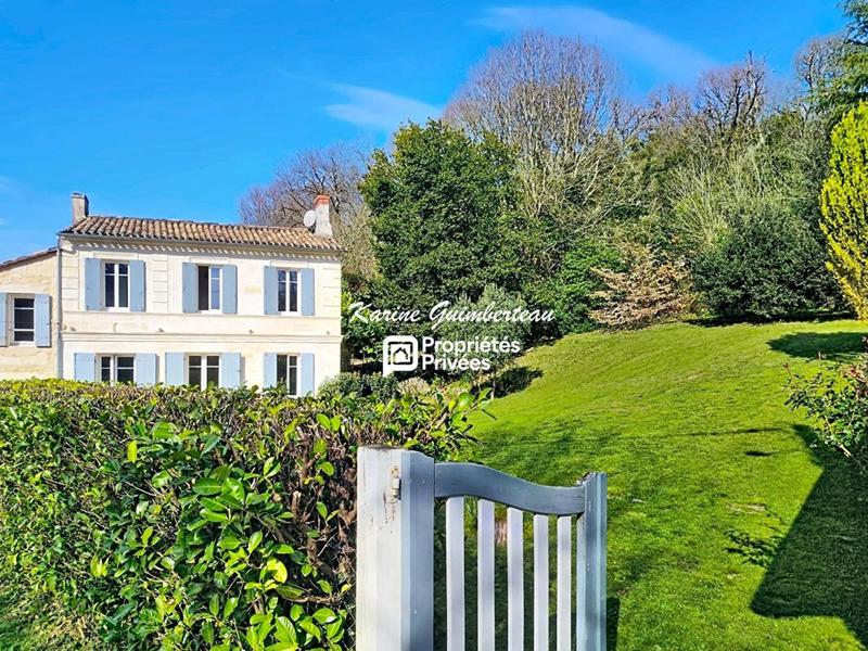 Maison - 208 m² - 6 pièces