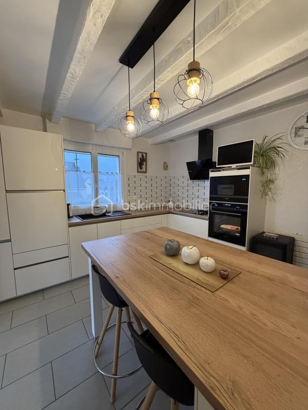 Maison traditionnelle - 145 m² - 7 pièces