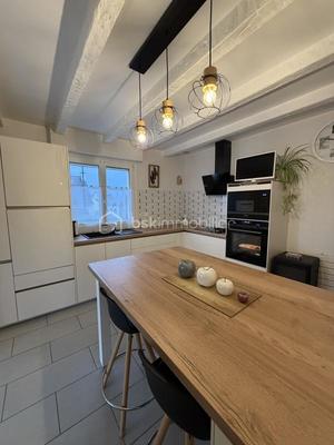 Maison traditionnelle - 145 m² - 7 pièces