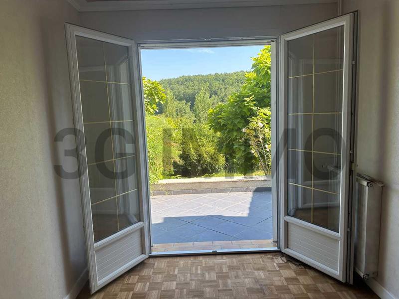 Maison - 205 m² - 5 pièces