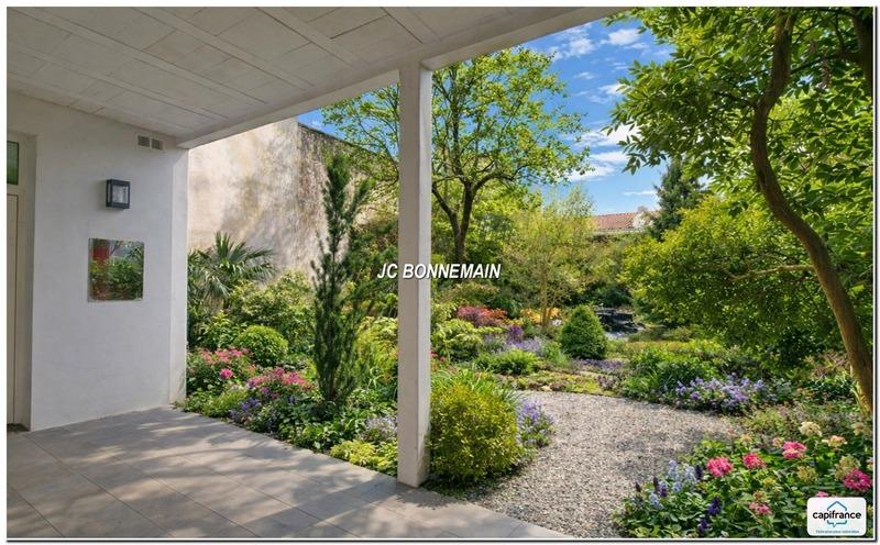 Maison - 210 m² - 7 pièces