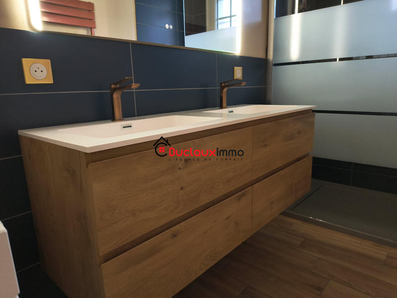 Maison - 250 m² - 11 pièces