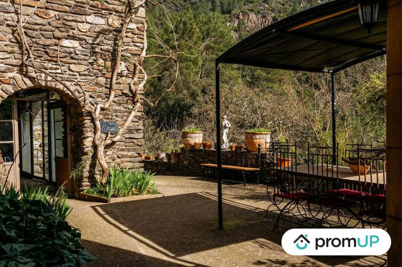 Mas - 200 m² - 6 pièces