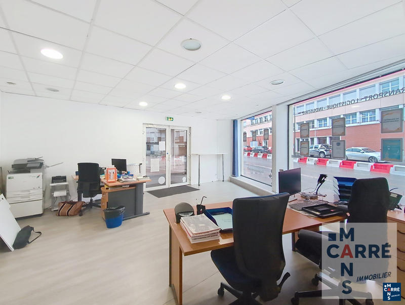 Local commercial - 67 m² - 3 pièces