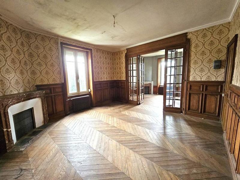 Demeure - 180 m² - 9 pièces