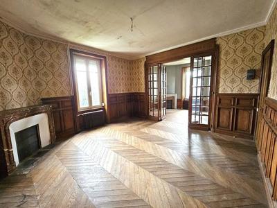 Demeure - 180 m² - 9 pièces
