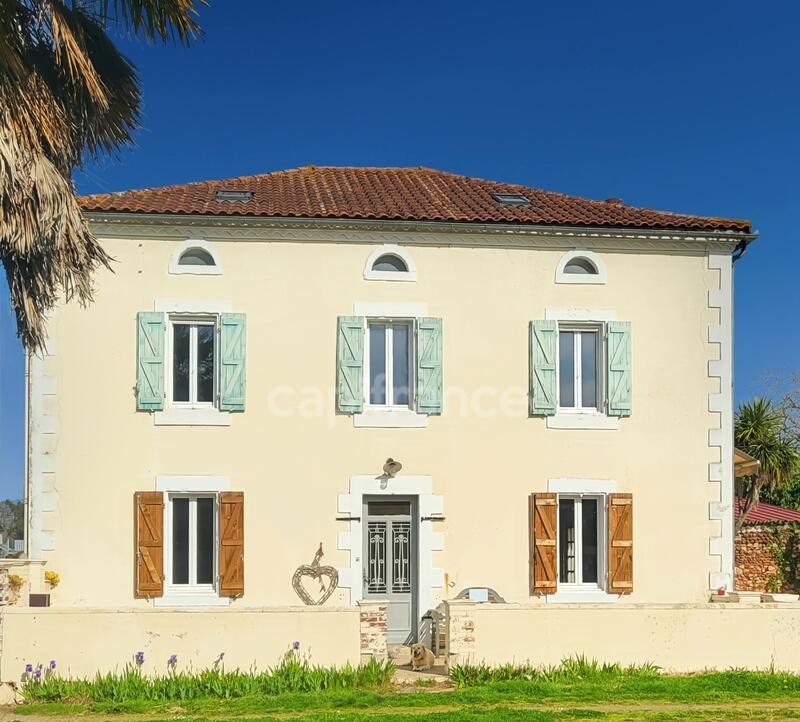 Maison bourgeoise - 191 m² - 8 pièces