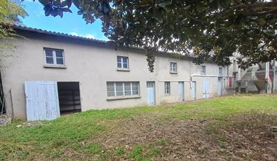 Bastide - 1 706 m² - 50 pièces