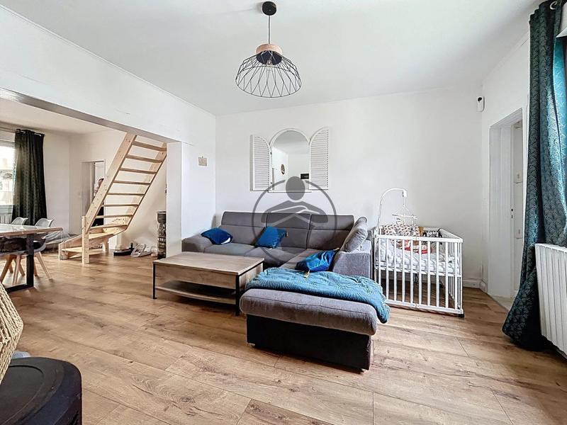 Maison - 96 m² - 4 pièces