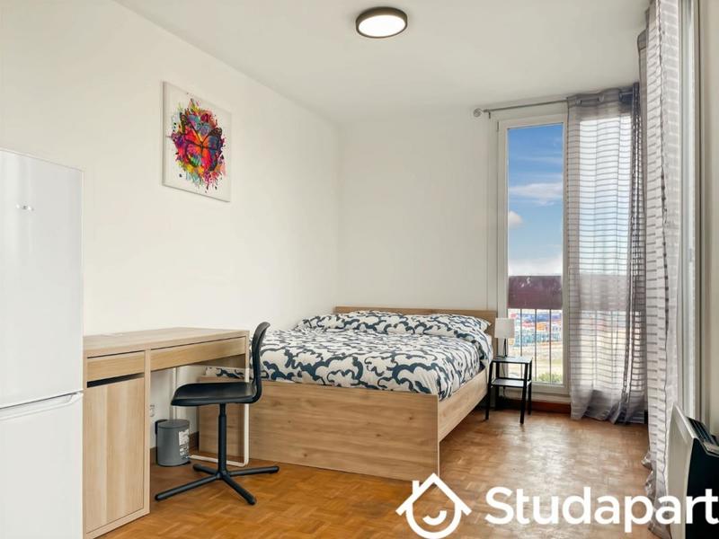 Chambre - 70 m² - 1 pièce