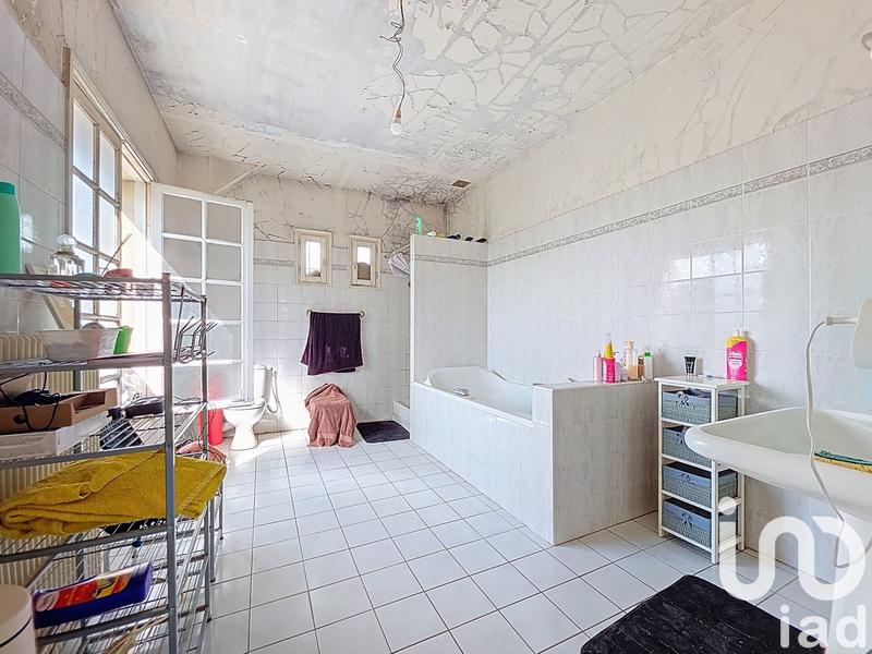 Maison - 256 m² - 9 pièces