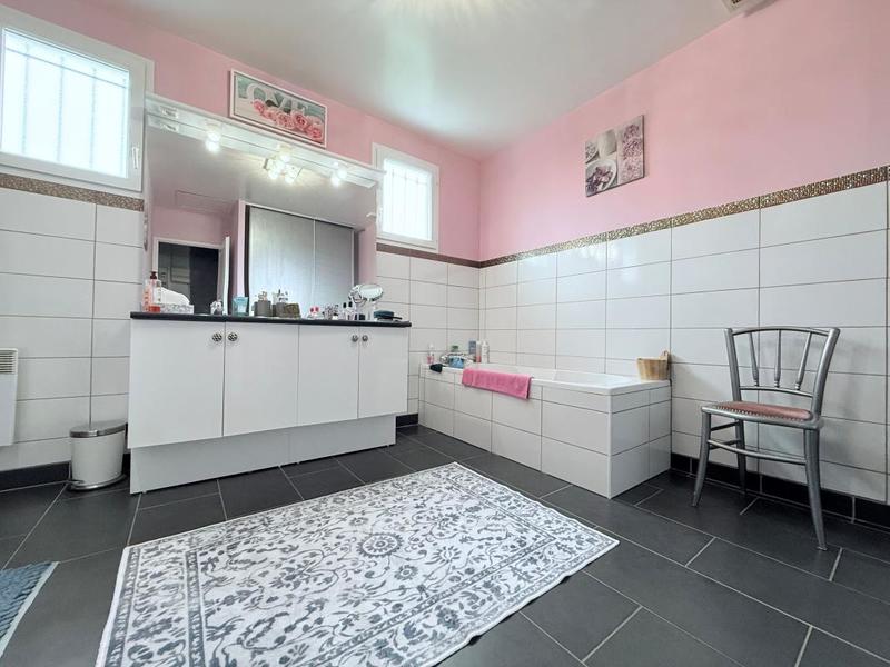 Maison - 105 m² - 4 pièces