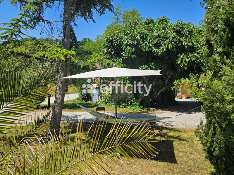 Maison - 245 m² - 9 pièces