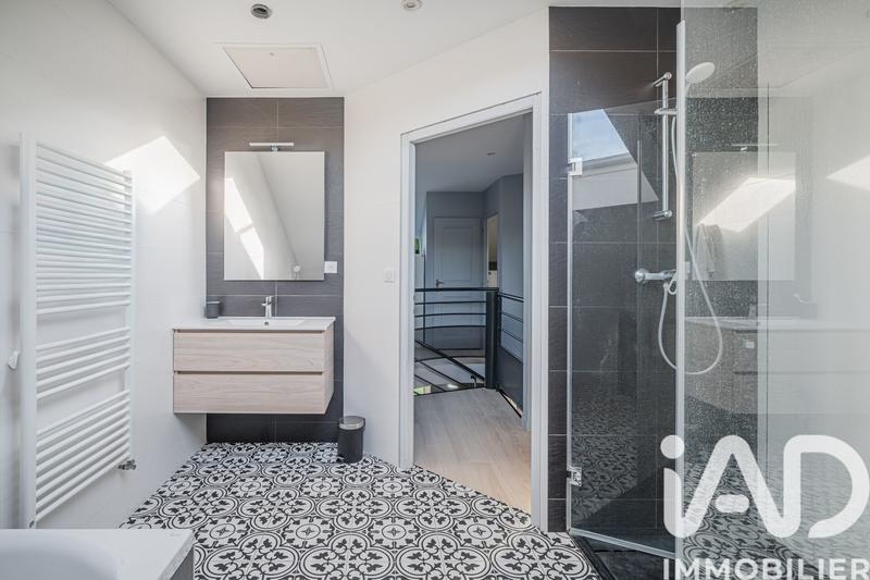 Maison - 161 m² - 7 pièces