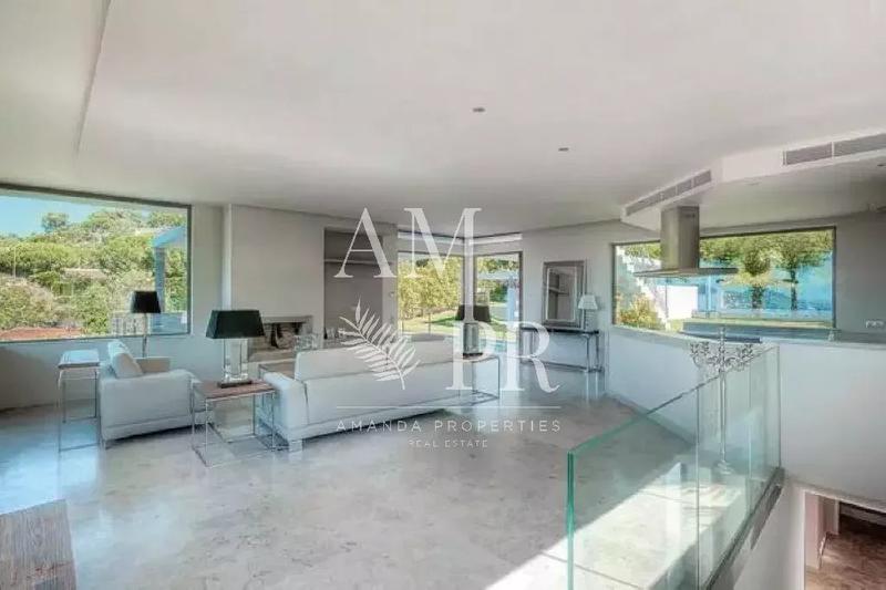 Villa - 230 m² - 6 pièces