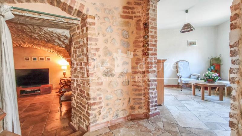 Maison - 200 m² - 12 pièces