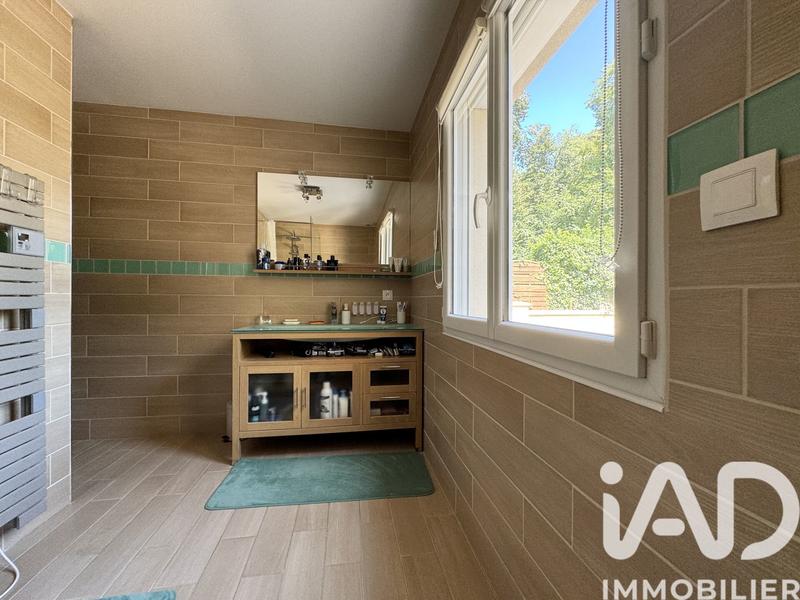 Maison - 255 m² - 10 pièces