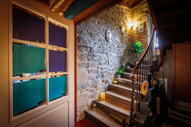 Propriété - 245 m² - 8 pièces