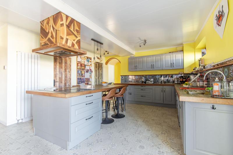 Villa - 373 m² - 10 pièces