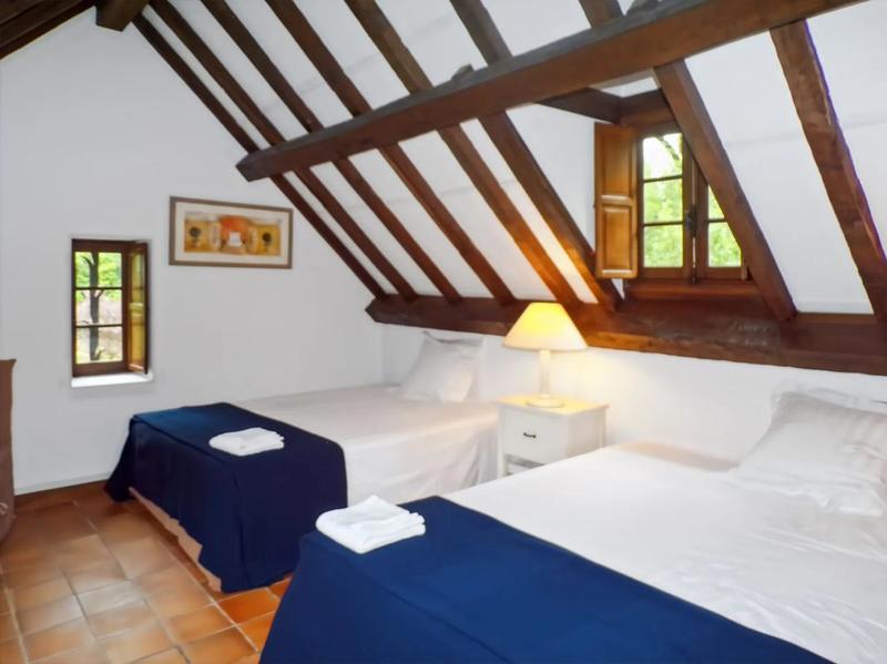 Moulin - 390 m² - 9 pièces