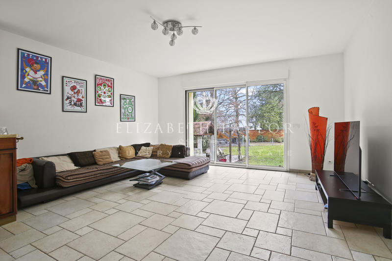 Maison - 450 m² - 11 pièces