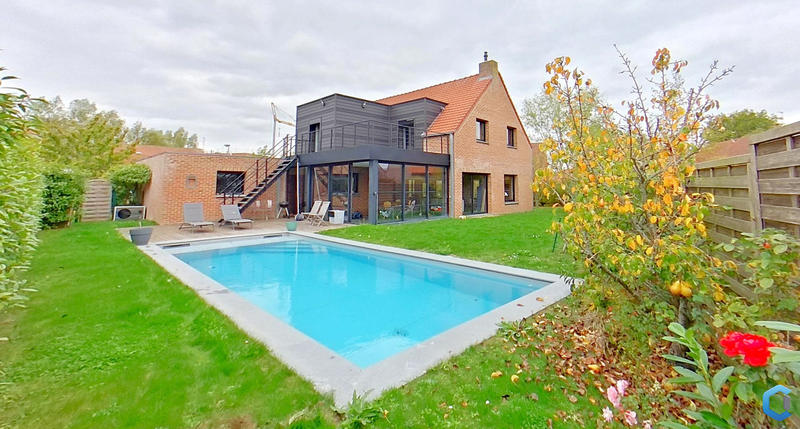 Maison - 206 m² - 6 pièces