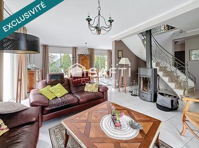 Maison - 180 m² - 7 pièces