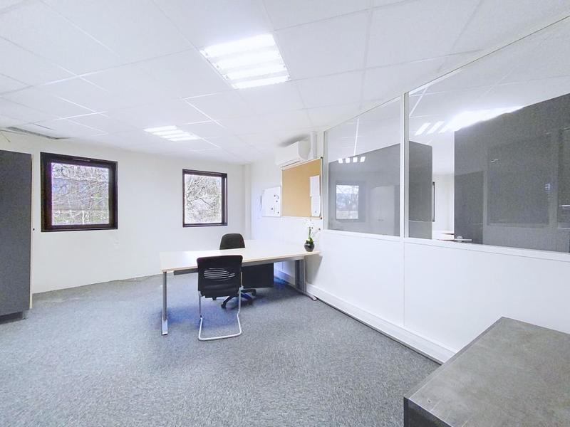 Bureau - 488 m²