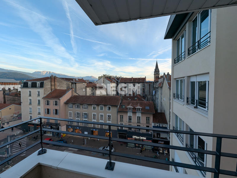 Duplex - 97 m² - 6 pièces