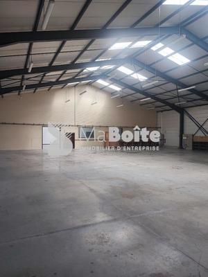 Entrepôt - 850 m²