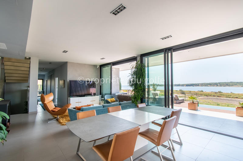 Maison - 204 m² - 5 pièces