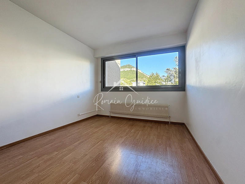 Appartement - 110 m² - 5 pièces