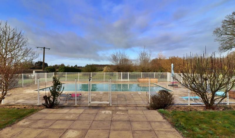 Demeure - 373 m² - 14 pièces