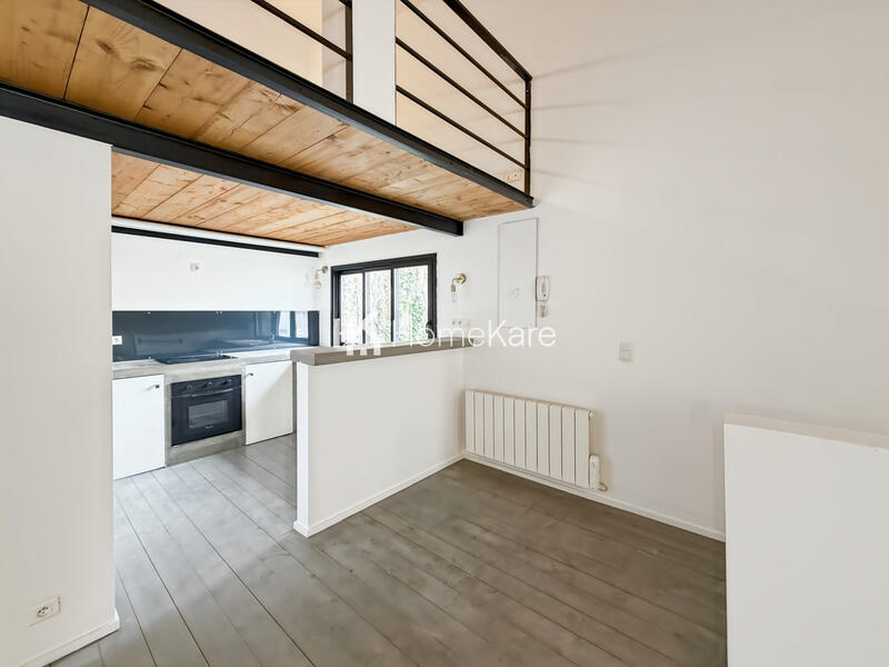 Loft - 81 m² - 2 pièces