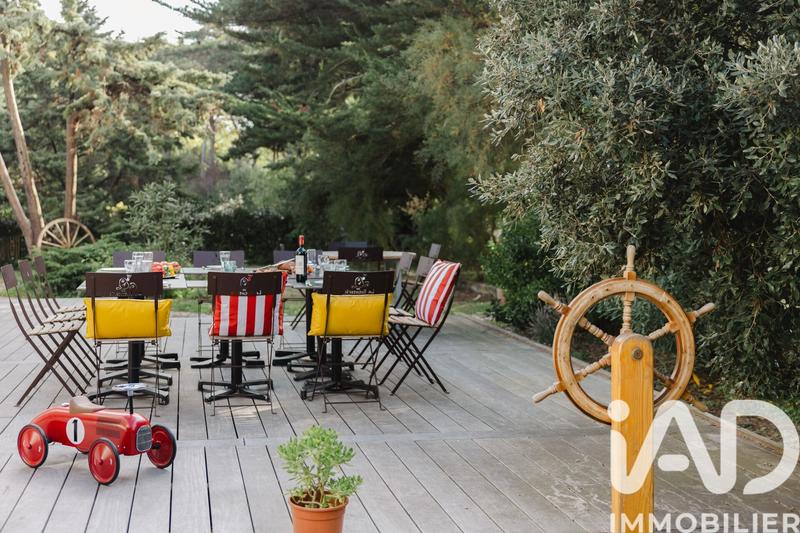 Maison - 200 m² - 7 pièces