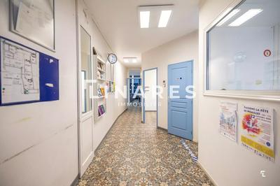 Local d'activités - 135 m² - 7 pièces