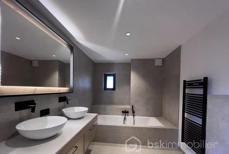 Châlet - 206 m² - 5 pièces