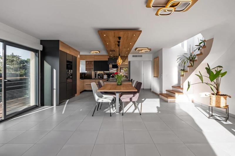 Appartement - 110 m² - 4 pièces