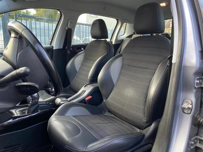 Peugeot 2008 1.6 Bluehdi 100cv Carplay/Radars Ar/Roue de Secours/Gps