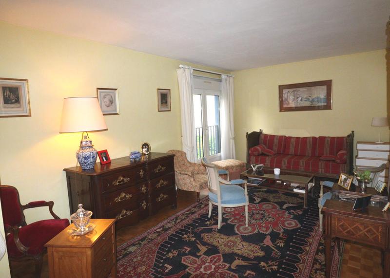 Appartement - 90 m² - 5 pièces