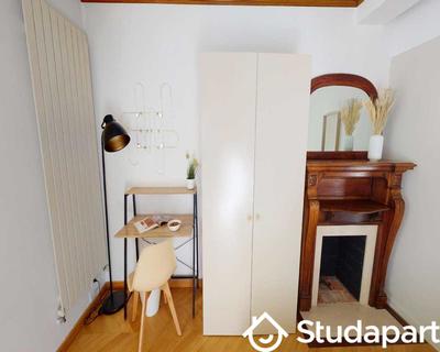 Chambre - 250 m² - 1 pièce