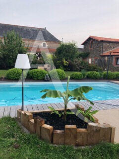 Villa - 211 m² - 6 pièces