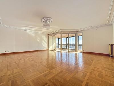 Appartement - 258 m² - 7 pièces