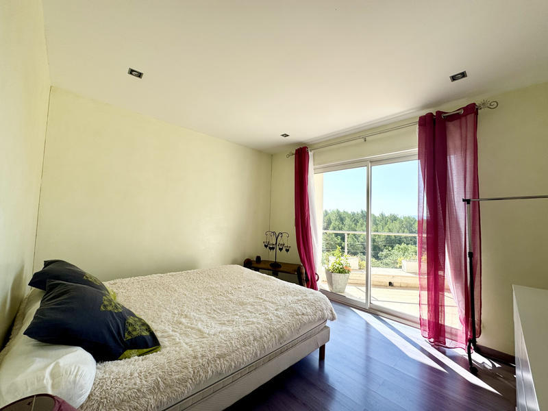 Villa - 200 m² - 7 pièces