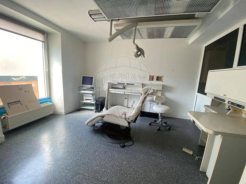 Maison - 250 m² - 7 pièces