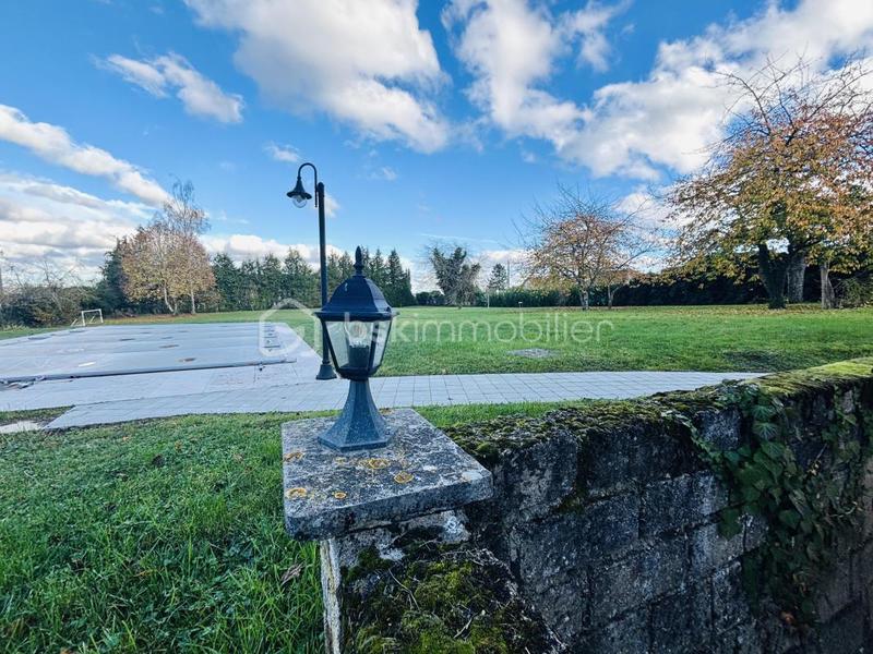 Propriété - 230 m² - 7 pièces