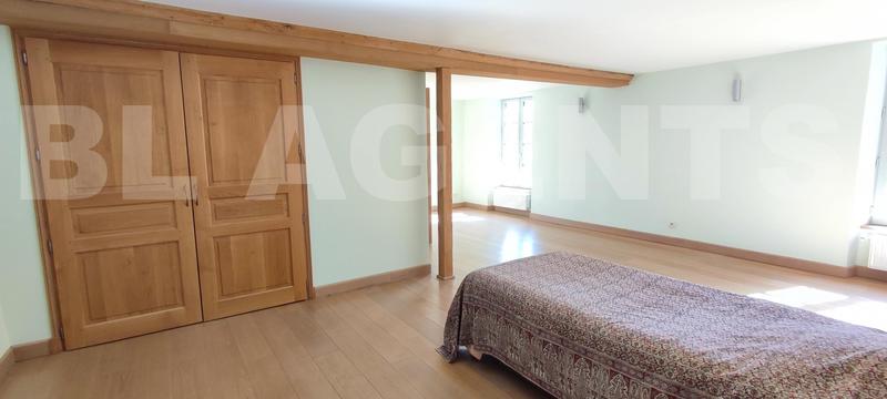 Moulin - 195 m² - 6 pièces