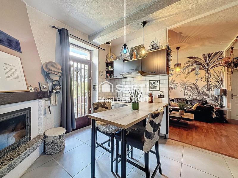 Maison - 230 m² - 10 pièces